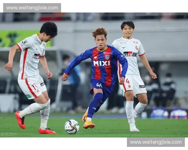 足球联赛积分榜变化分析与球队竞争态势解读